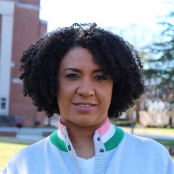 Meet your Posher, Clarissa - Picture 1 of 1